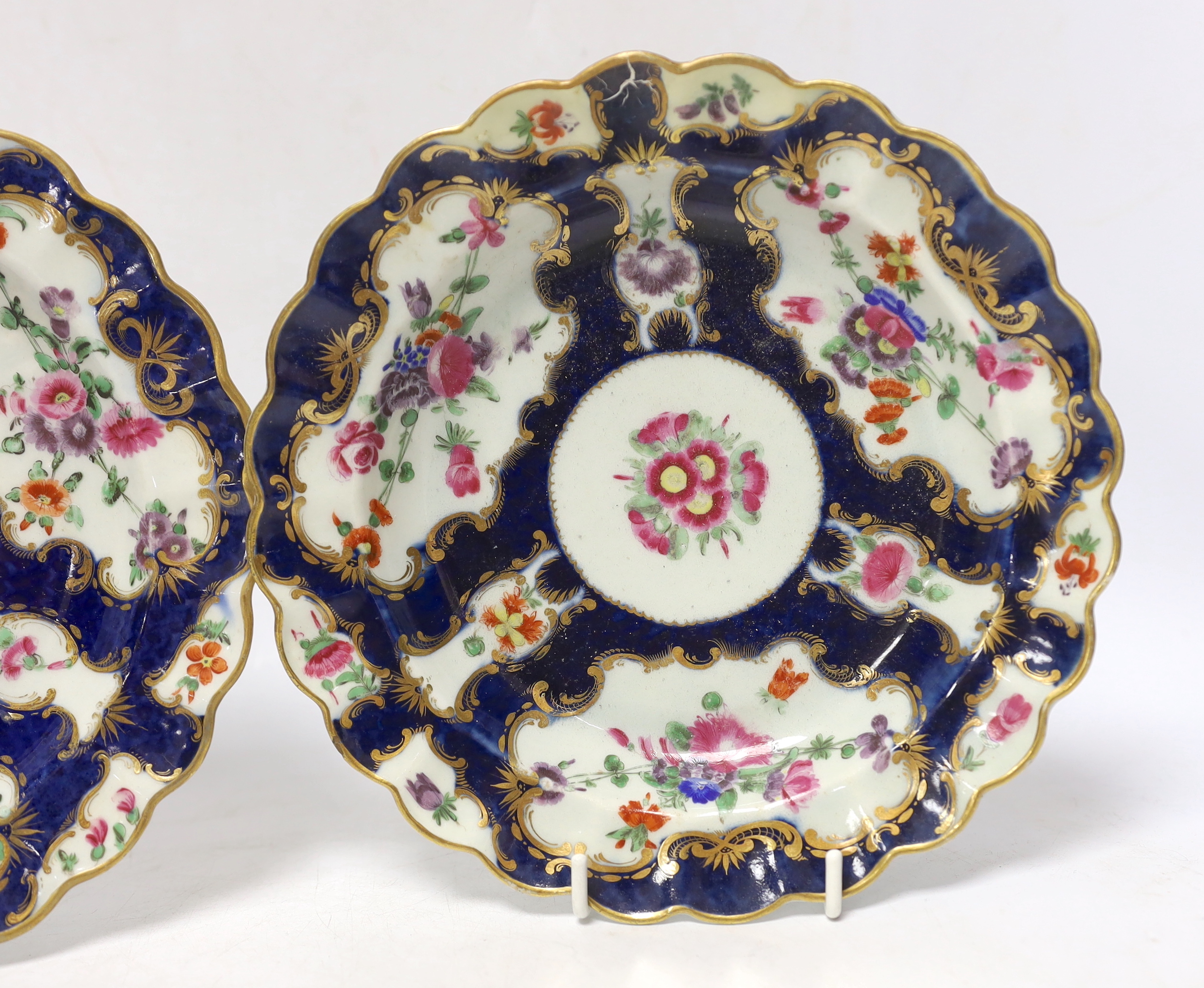 Two Worcester scale blue floral dishes, c.1770, 21cm in diameter